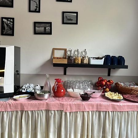 Hotel Vera Cesenatico Esterno foto