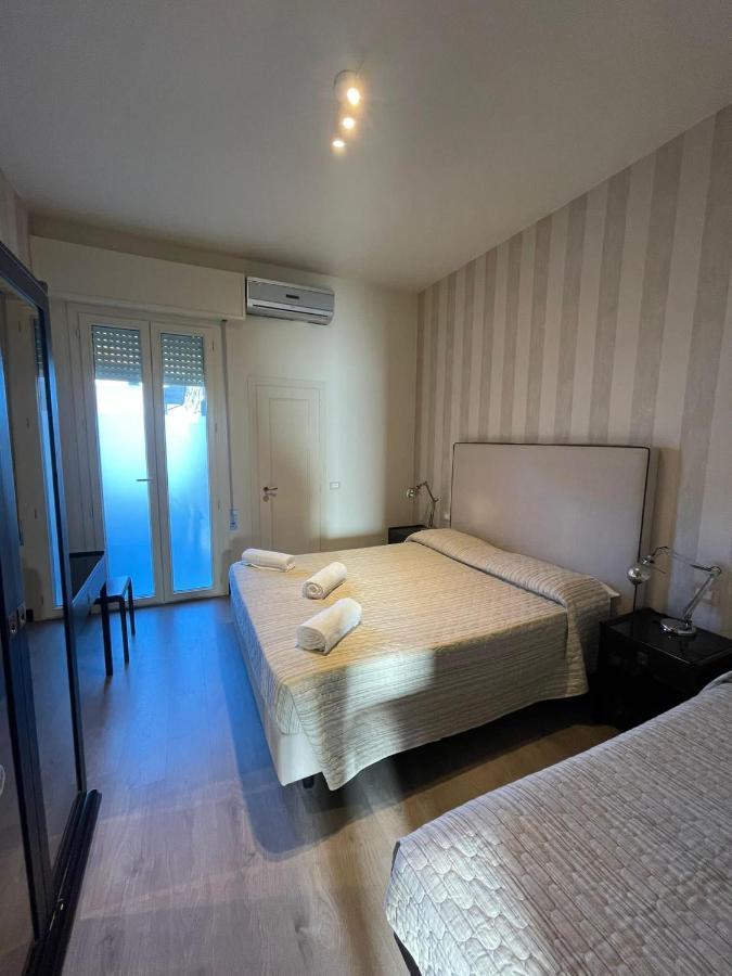 Hotel Vera Cesenatico Esterno foto