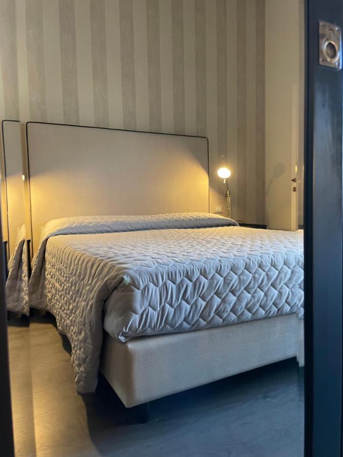 Hotel Vera Cesenatico Esterno foto